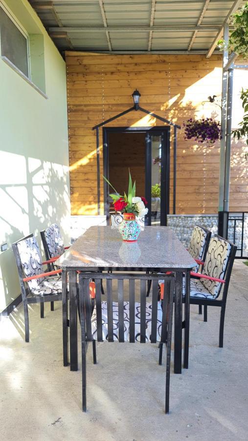 Room With Private Garden Shkoder Bagian luar foto